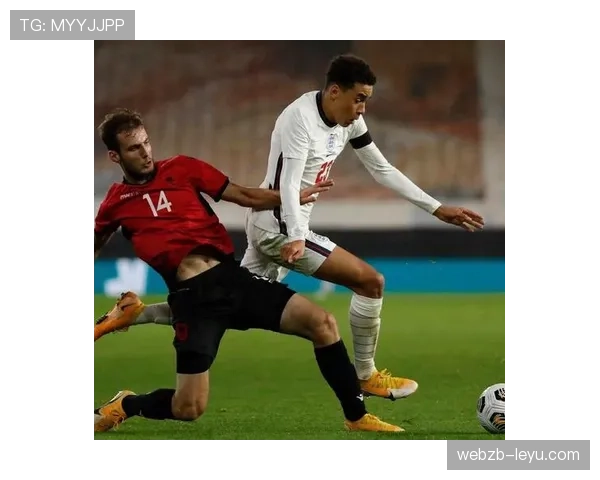 穆西亚拉：坚守信念诠释青春风采，探寻新生代球星的足球哲学