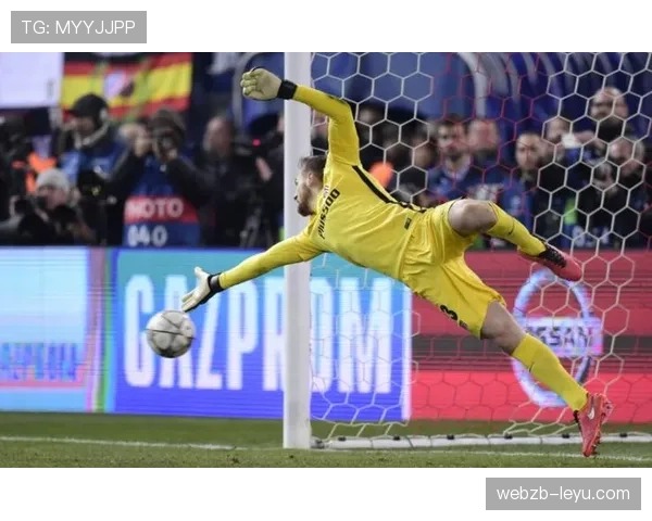 门将惊世神扑集锦：守门员极限救险展现职业风采